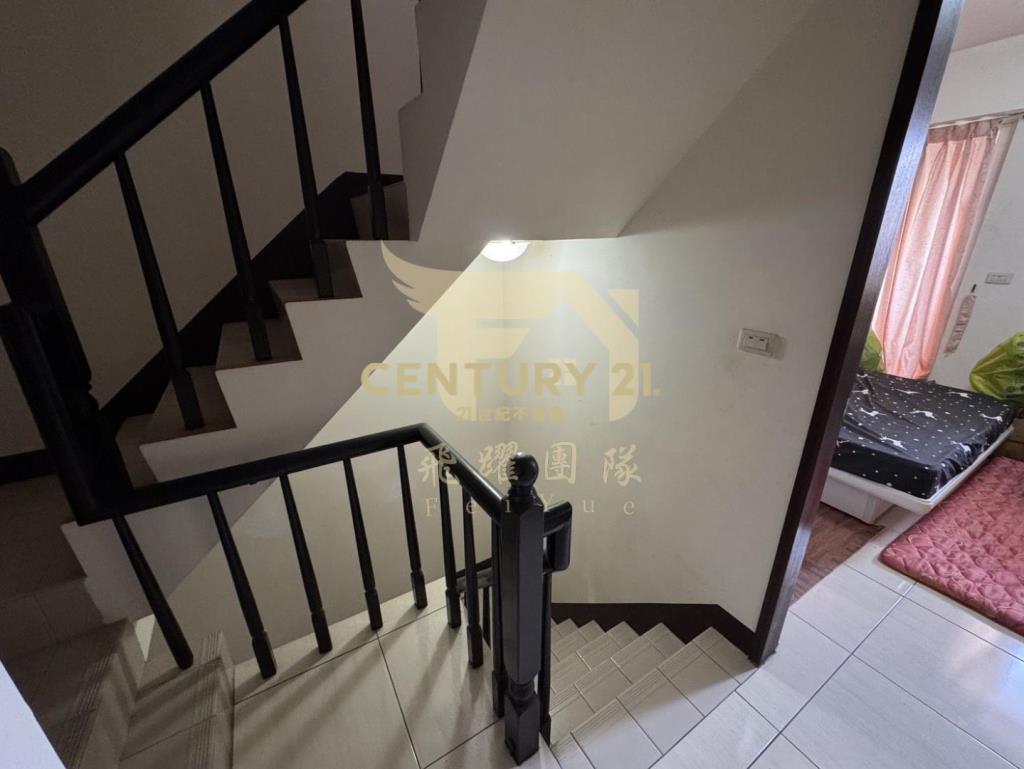 【楊梅蘋果村】大地坪別墅室內停車