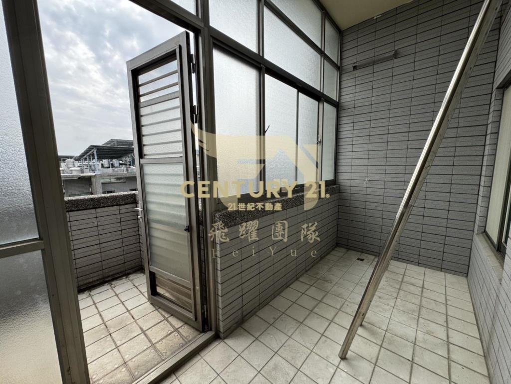 【楊梅蘋果村】大地坪別墅室內停車