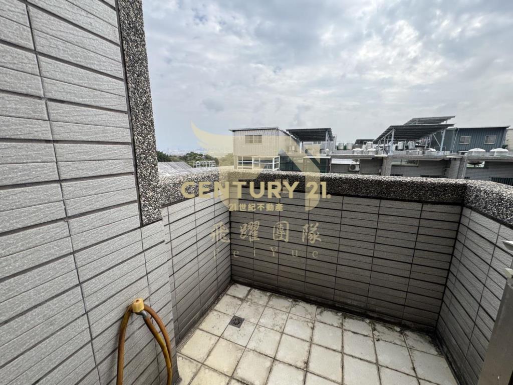 【楊梅蘋果村】大地坪別墅室內停車