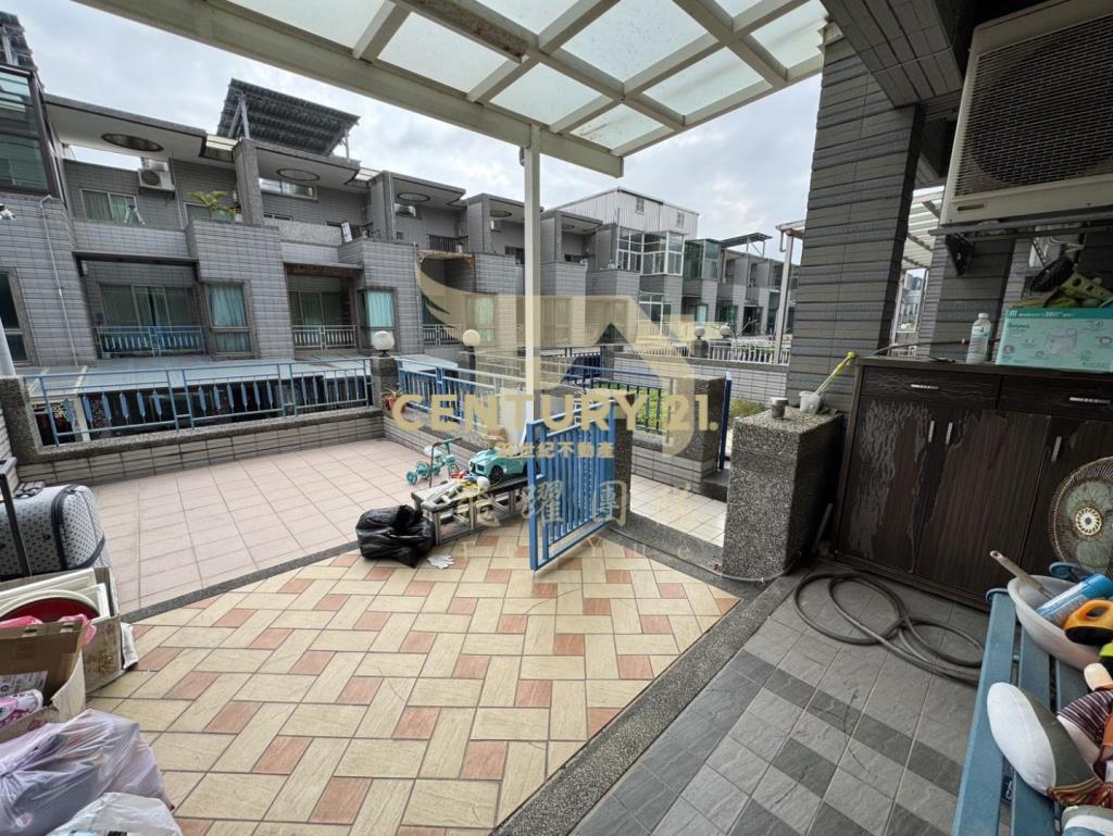 【楊梅蘋果村】大地坪別墅室內停車