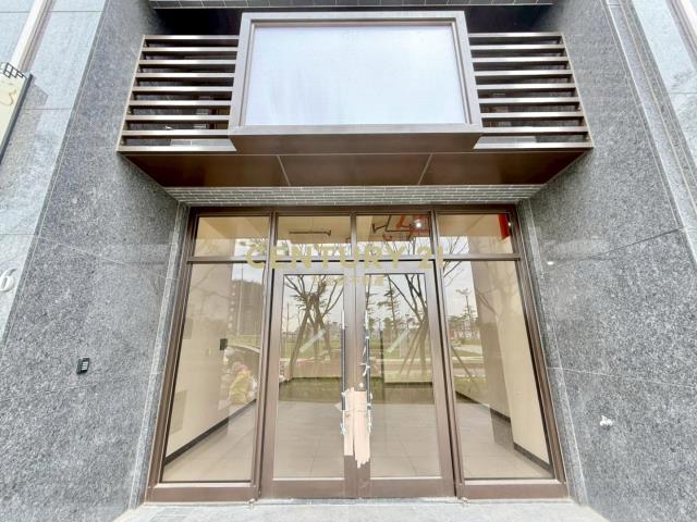 租機捷A20站前商機全新一樓店面