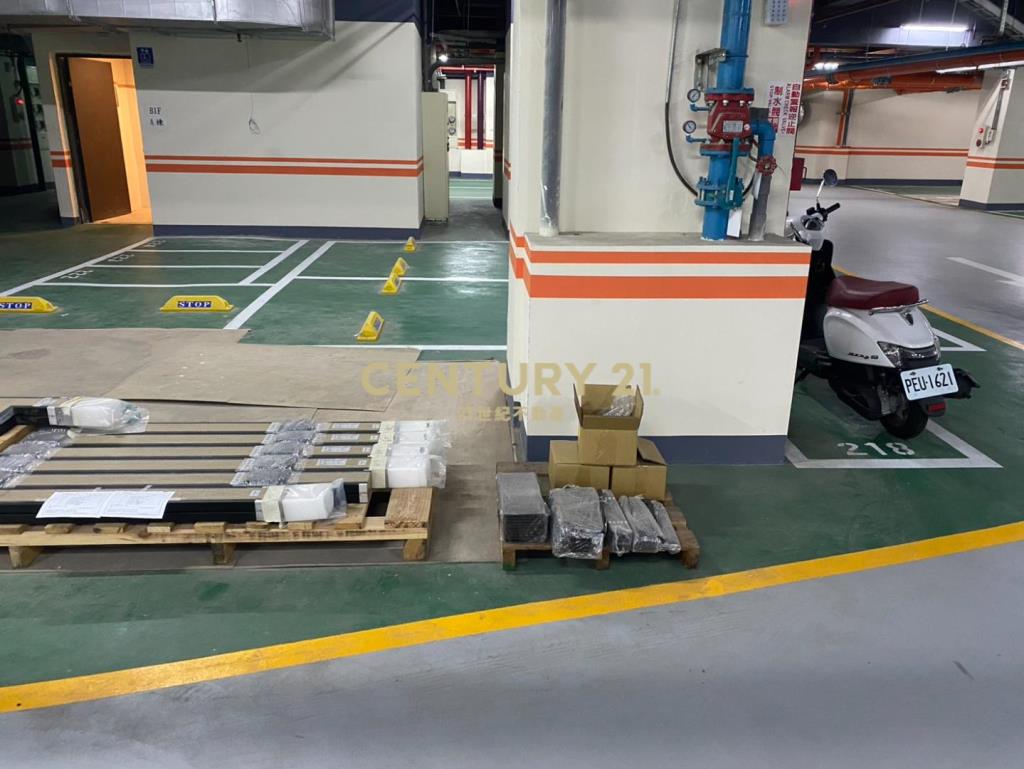 租機捷A20站前商機全新一樓店面