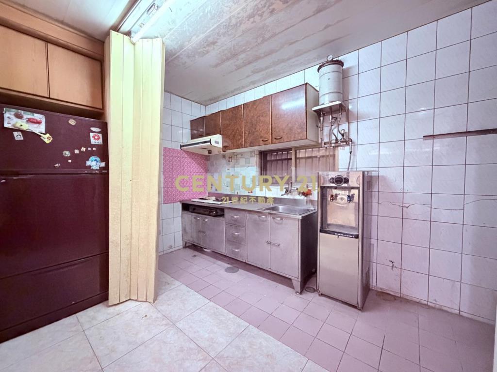 新豐公園靜巷門前停車透天