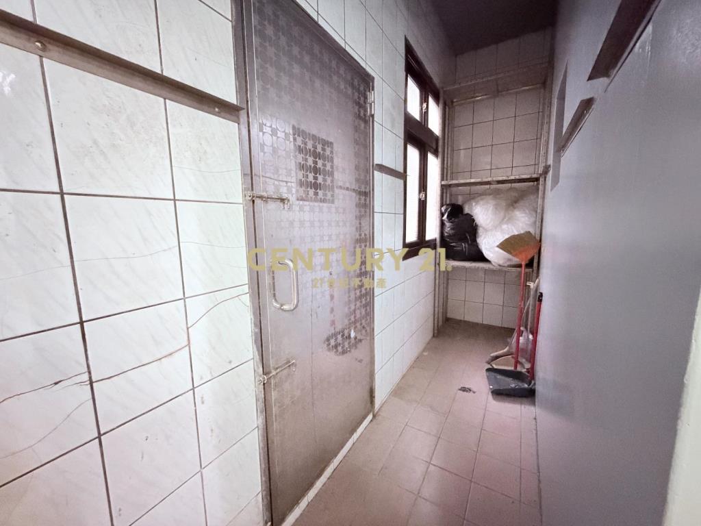 新豐公園靜巷門前停車透天