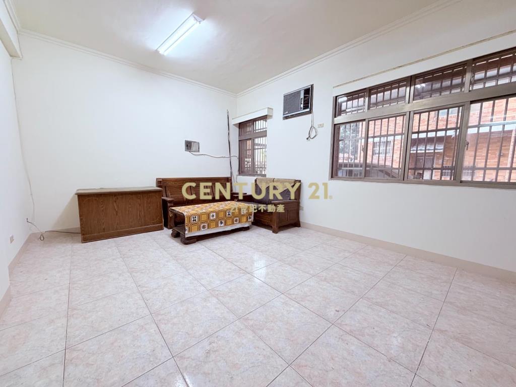 新豐公園靜巷門前停車透天