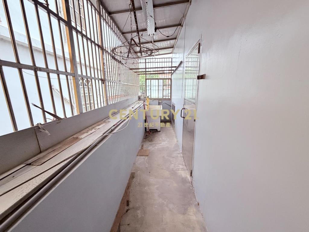 新豐公園靜巷門前停車透天