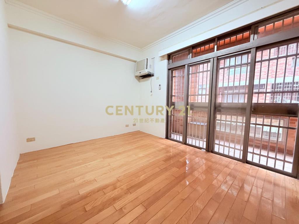 新豐公園靜巷門前停車透天