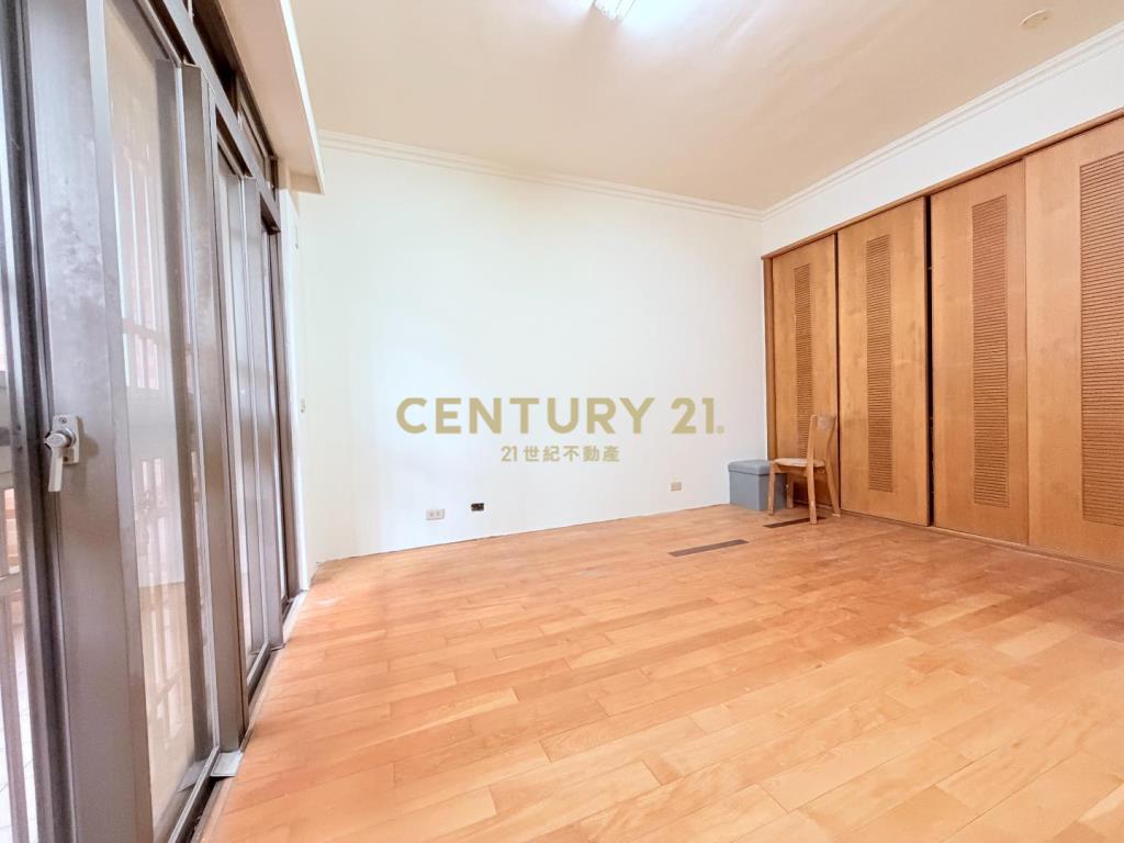 新豐公園靜巷門前停車透天