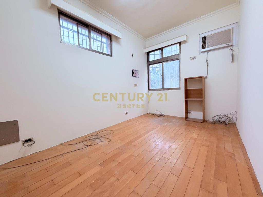 新豐公園靜巷門前停車透天