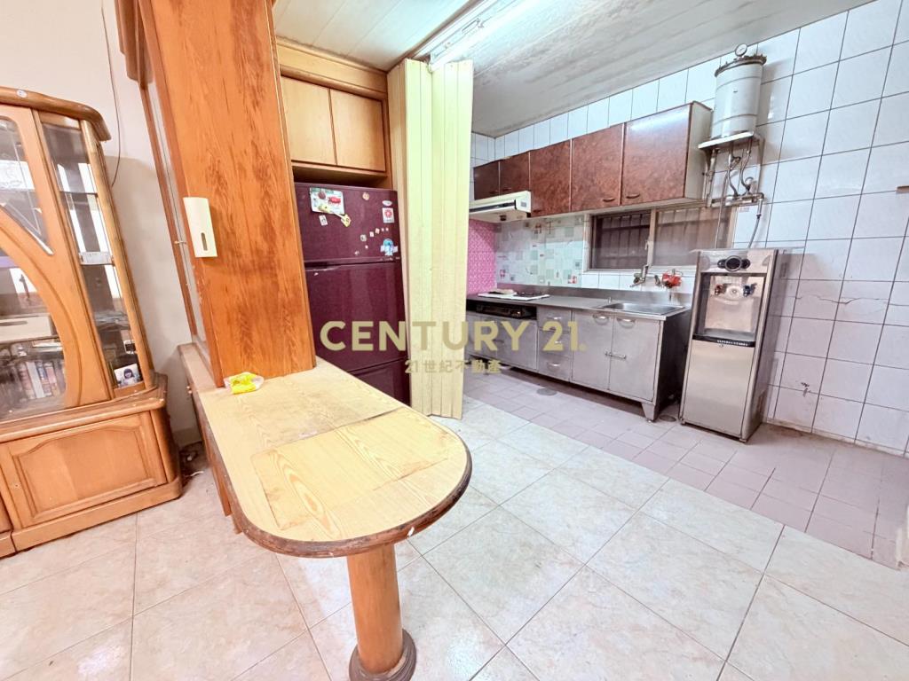 新豐公園靜巷門前停車透天