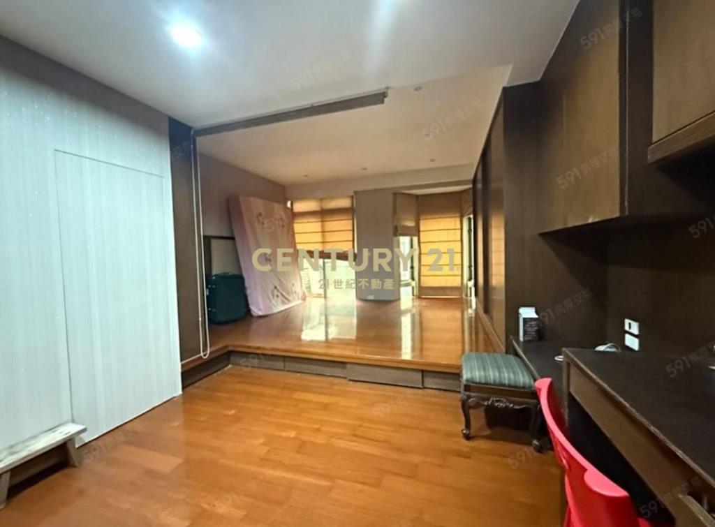 中壢區公所(大面寬大地坪)稀有別墅