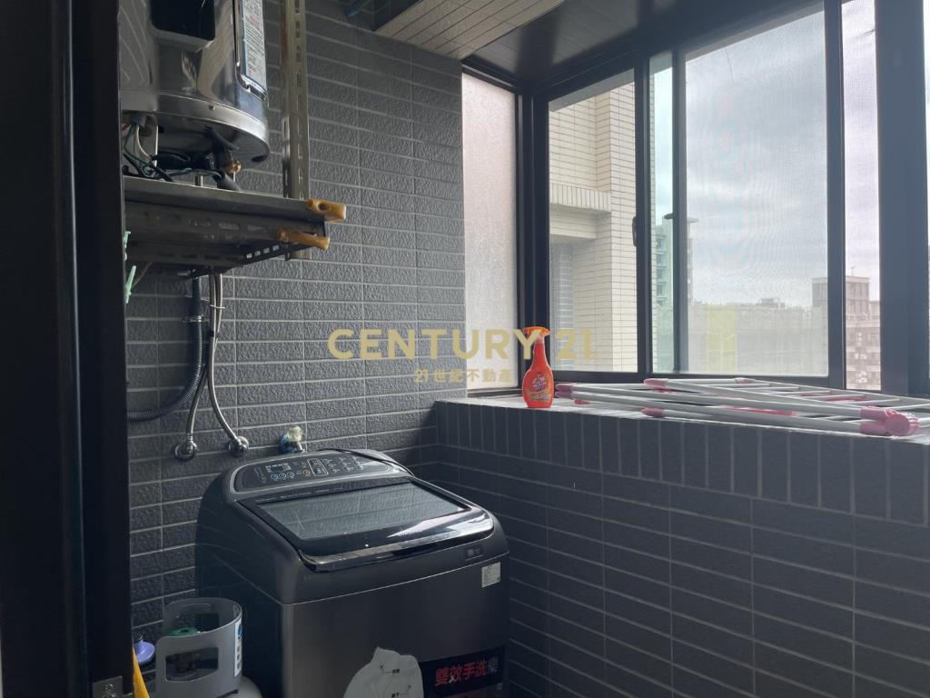 草漯華廈三房車