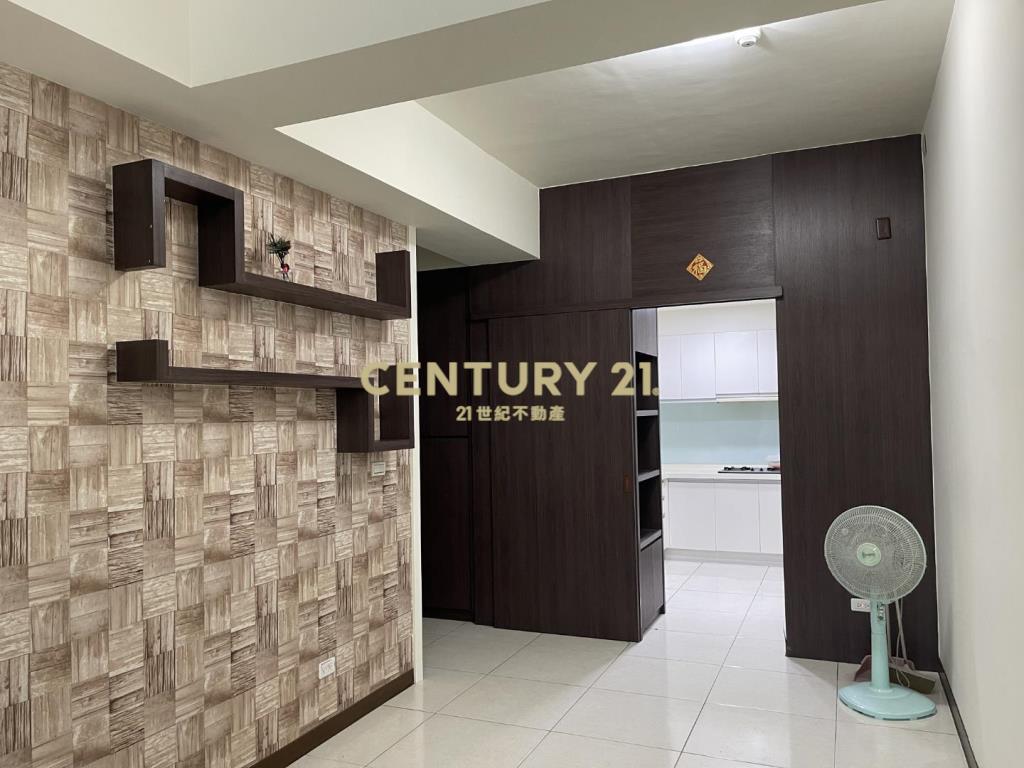 草漯華廈三房車