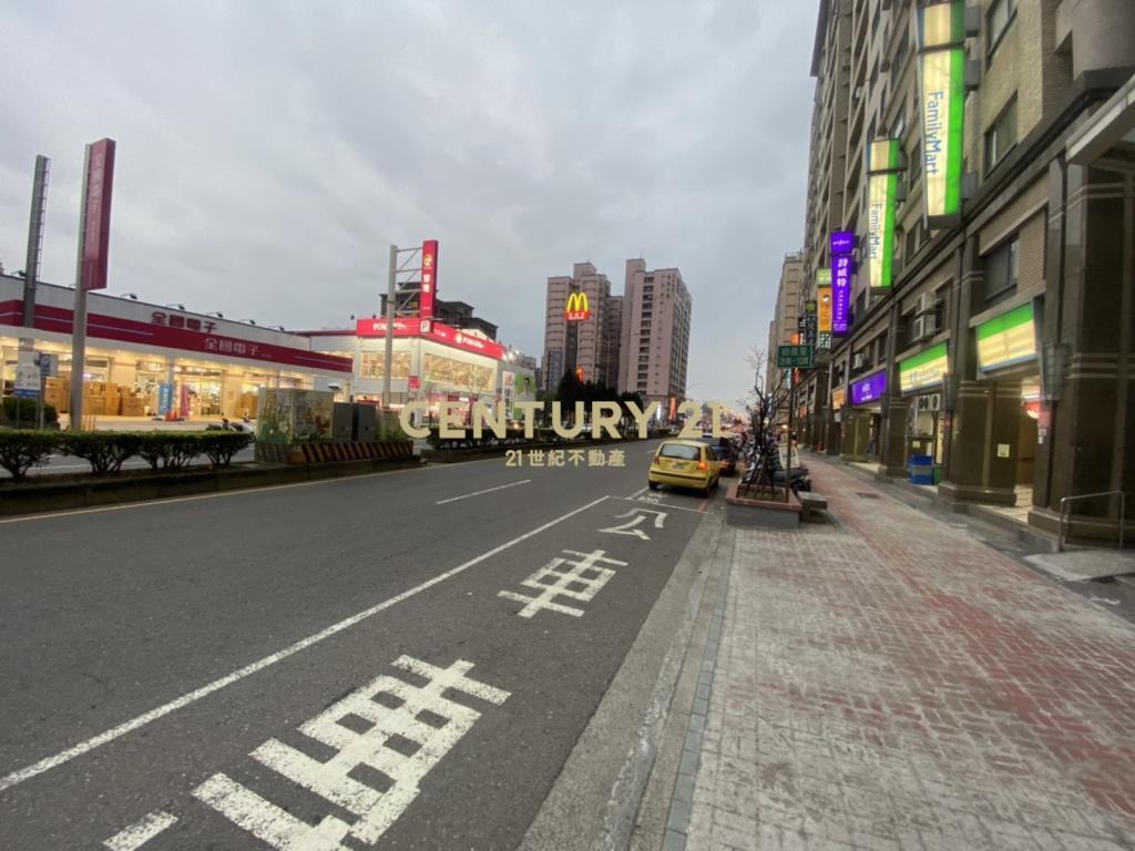 環中商圈稀有10米面寬連鎖收租店面