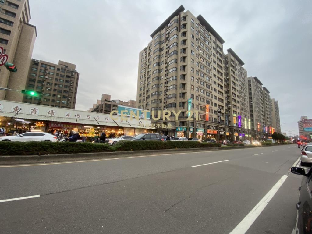 環中商圈稀有10米面寬連鎖收租店面