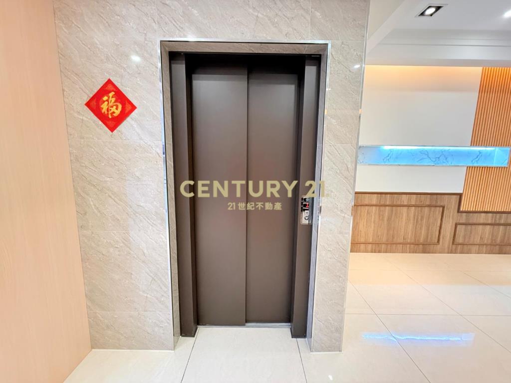 專任-御大院電梯三車位庭院別墅