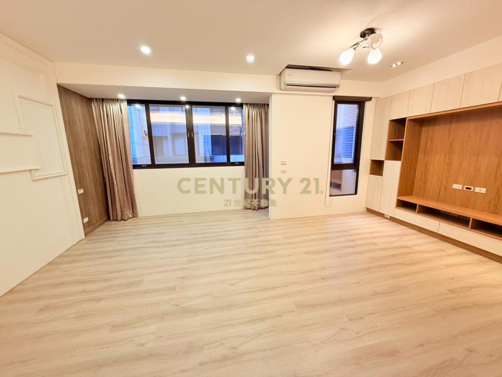 專任-御大院電梯三車位庭院別墅