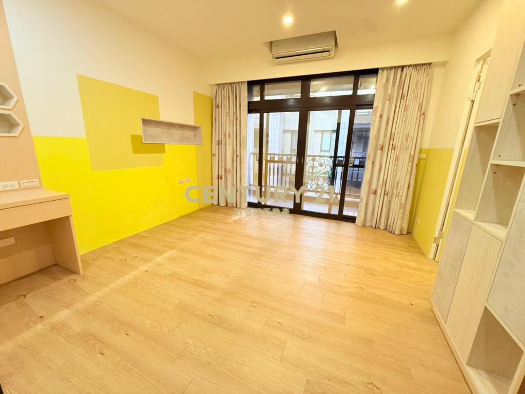 專任-御大院電梯三車位庭院別墅