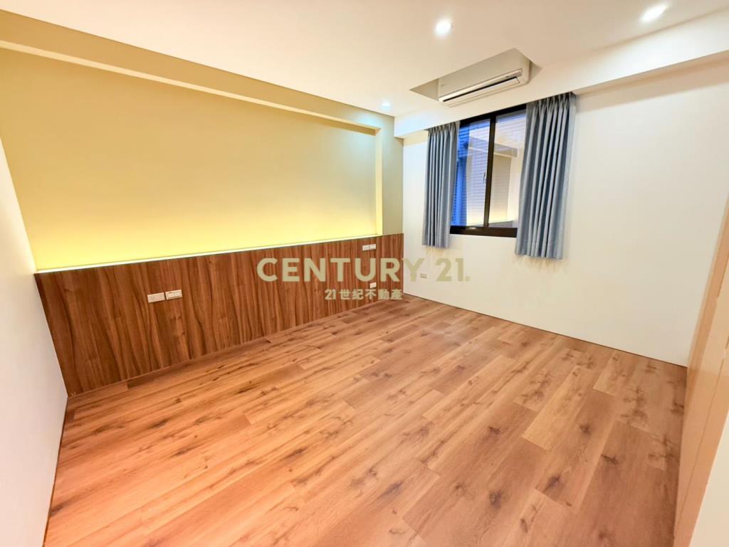 專任-御大院電梯三車位庭院別墅