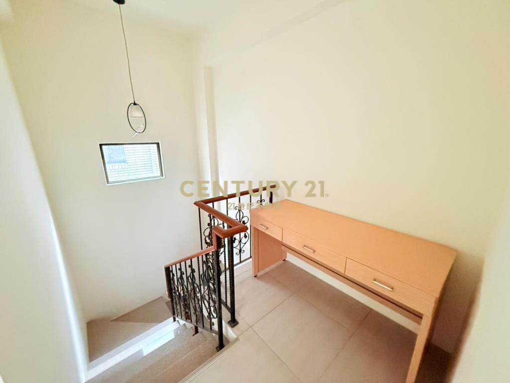 專任-御大院電梯三車位庭院別墅