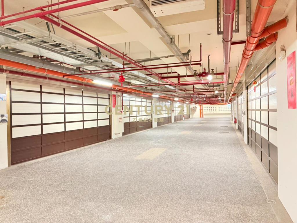 專任-御大院電梯三車位庭院別墅