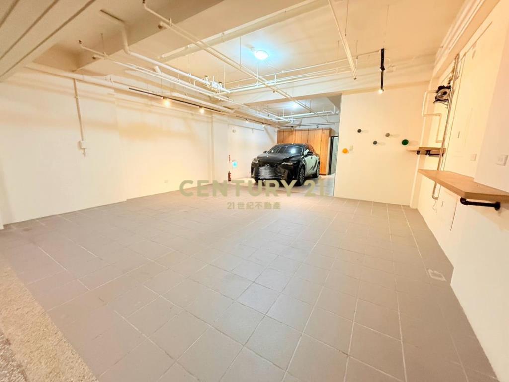 專任-御大院電梯三車位庭院別墅