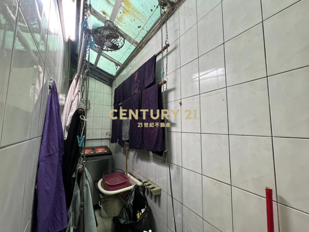 華勛市場雙拼面寬住店