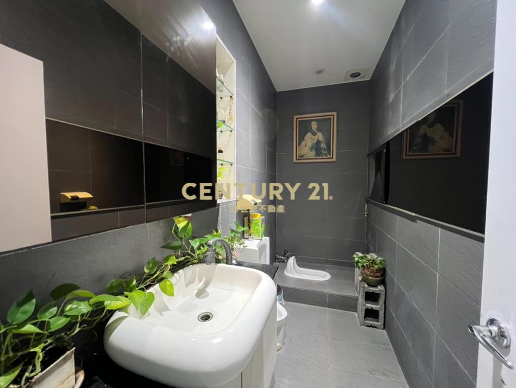 華勛市場雙拼面寬住店