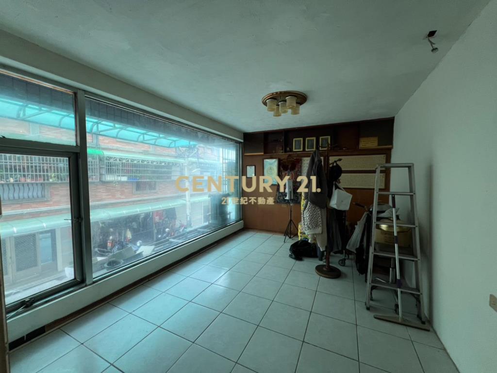 華勛市場雙拼面寬住店