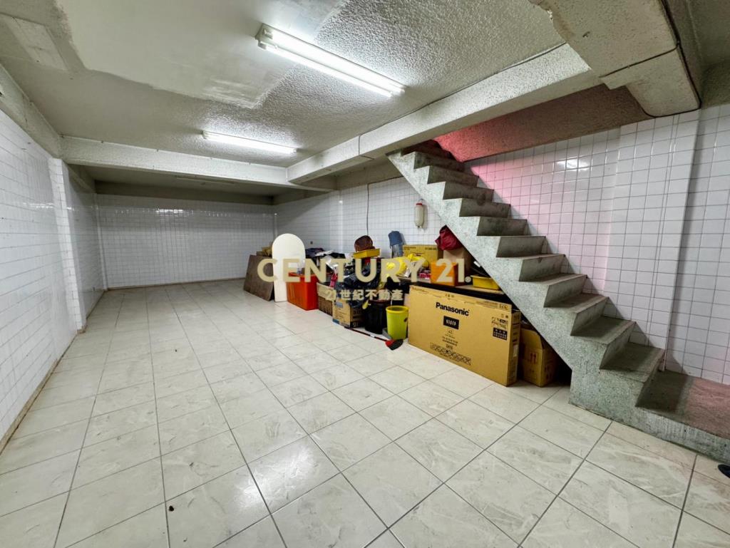 專任【台南｜南區】商圈學區旁～店住美透天