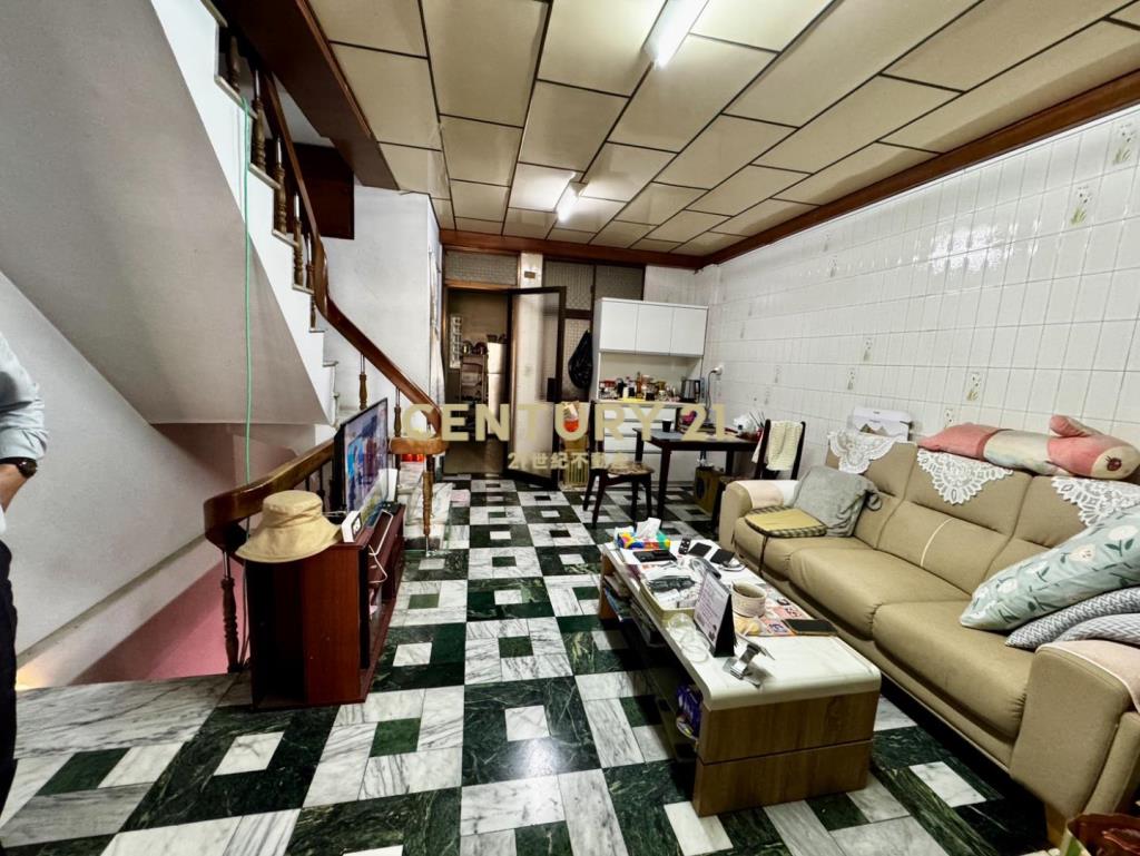 專任【台南｜南區】商圈學區旁～店住美透天