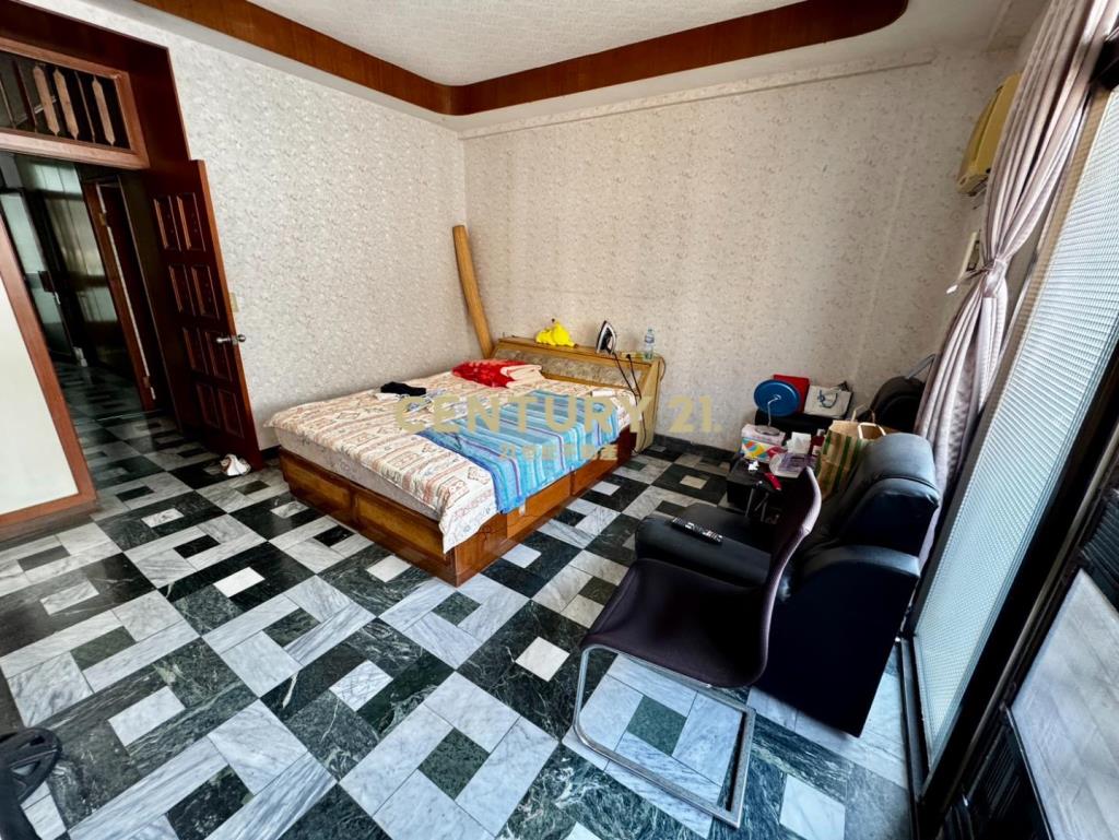 專任【台南｜南區】商圈學區旁～店住美透天