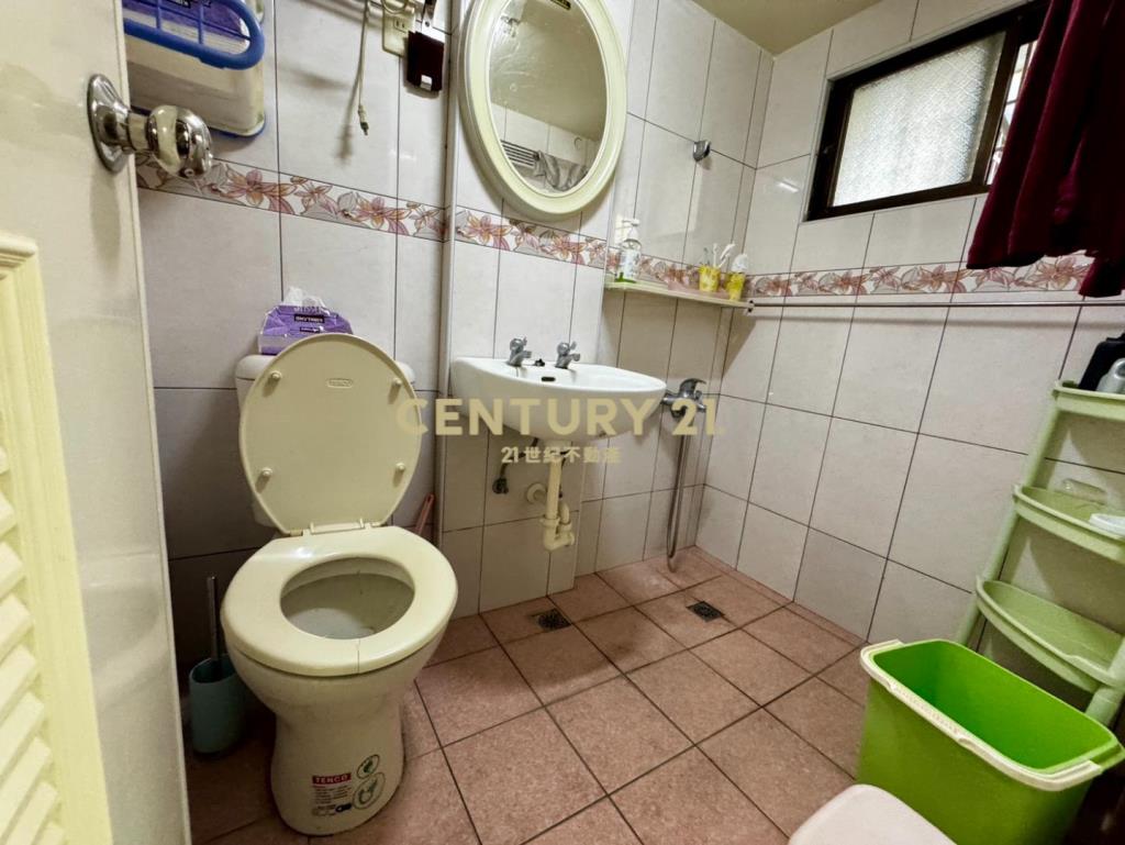 專任【台南｜南區】商圈學區旁～店住美透天