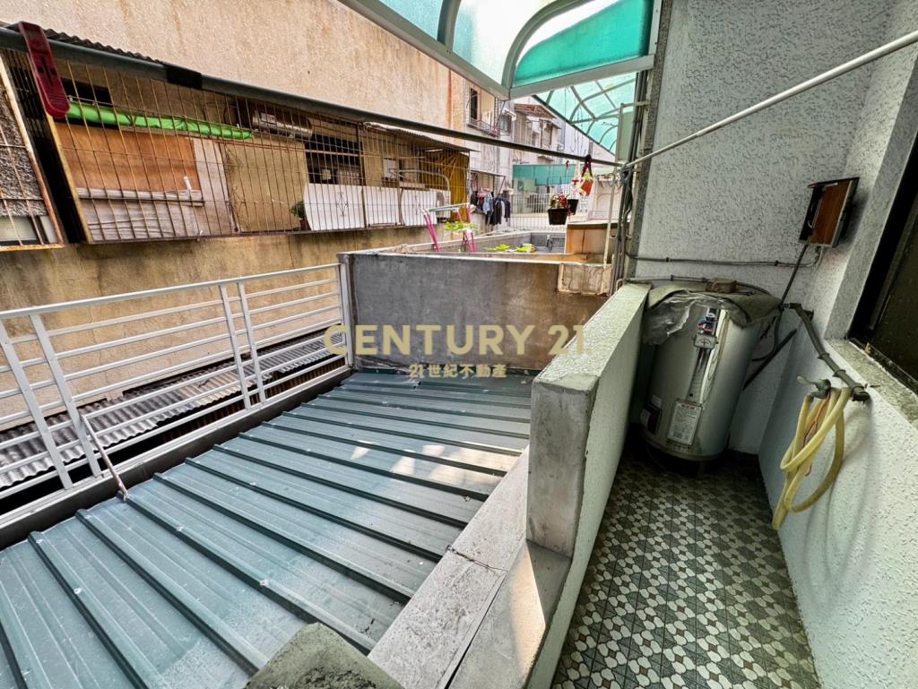 專任【台南｜南區】商圈學區旁～店住美透天