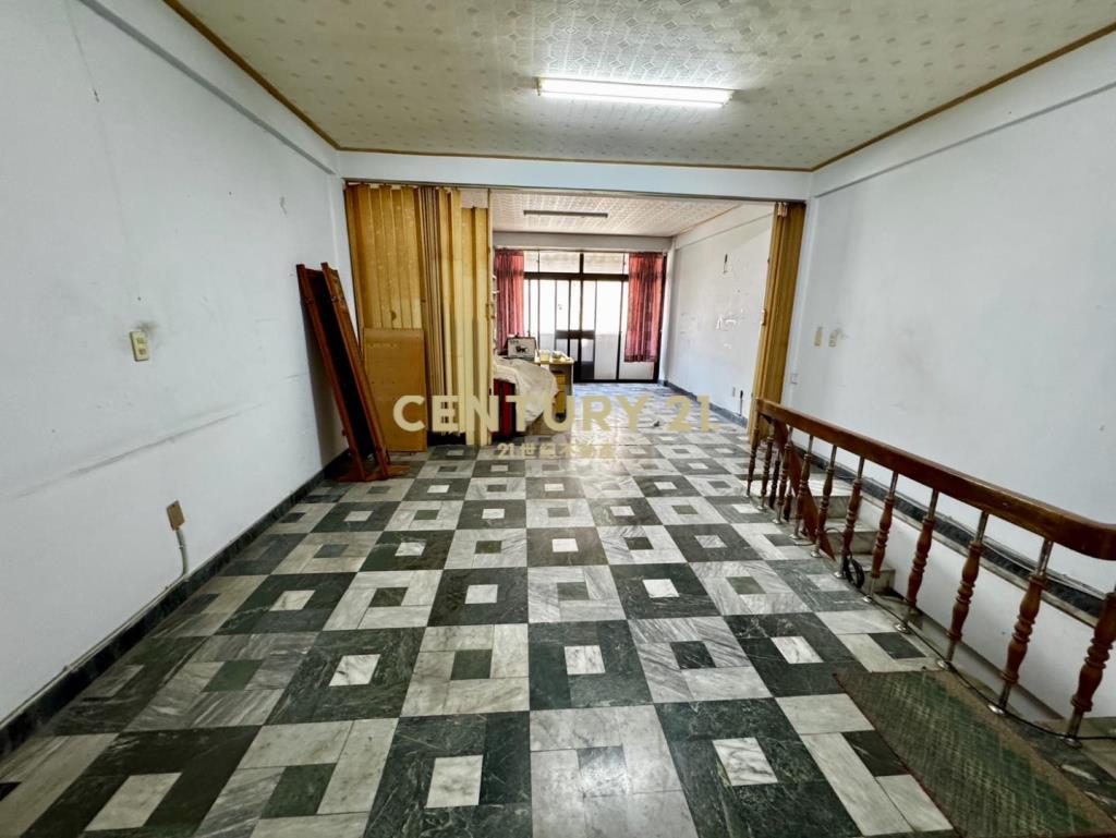 專任【台南｜南區】商圈學區旁～店住美透天