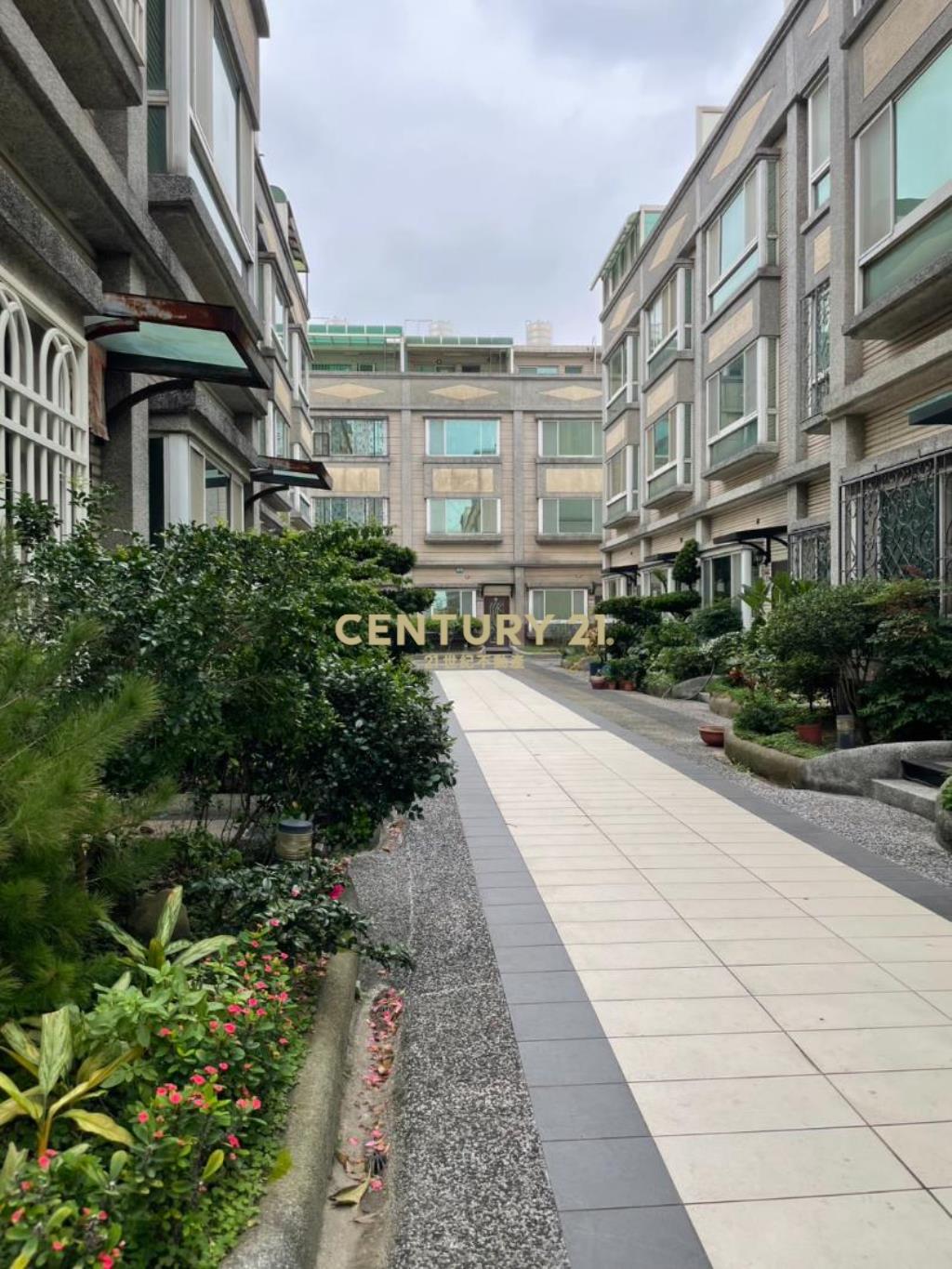 獨家銷售-中壢福鎮二期精美裝潢大車位別墅