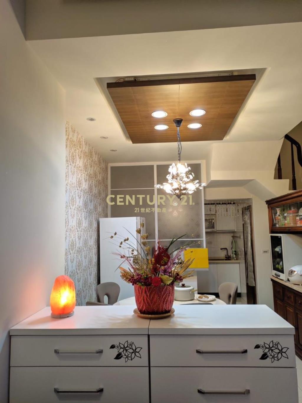 獨家銷售-中壢福鎮二期精美裝潢大車位別墅