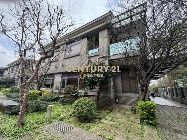 青埔A17旁庭園雙拼豪華別墅