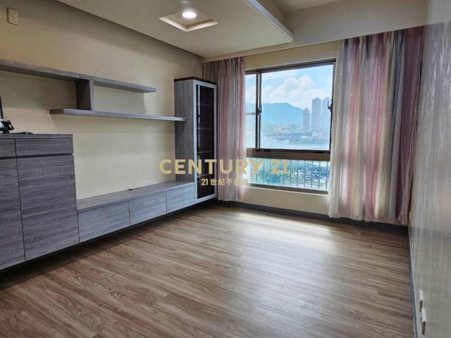 專任~基隆七堵溫馨電梯三房車