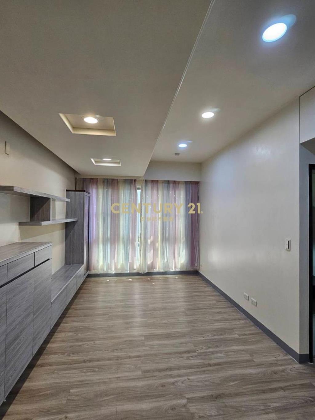 專任~基隆七堵溫馨電梯三房車