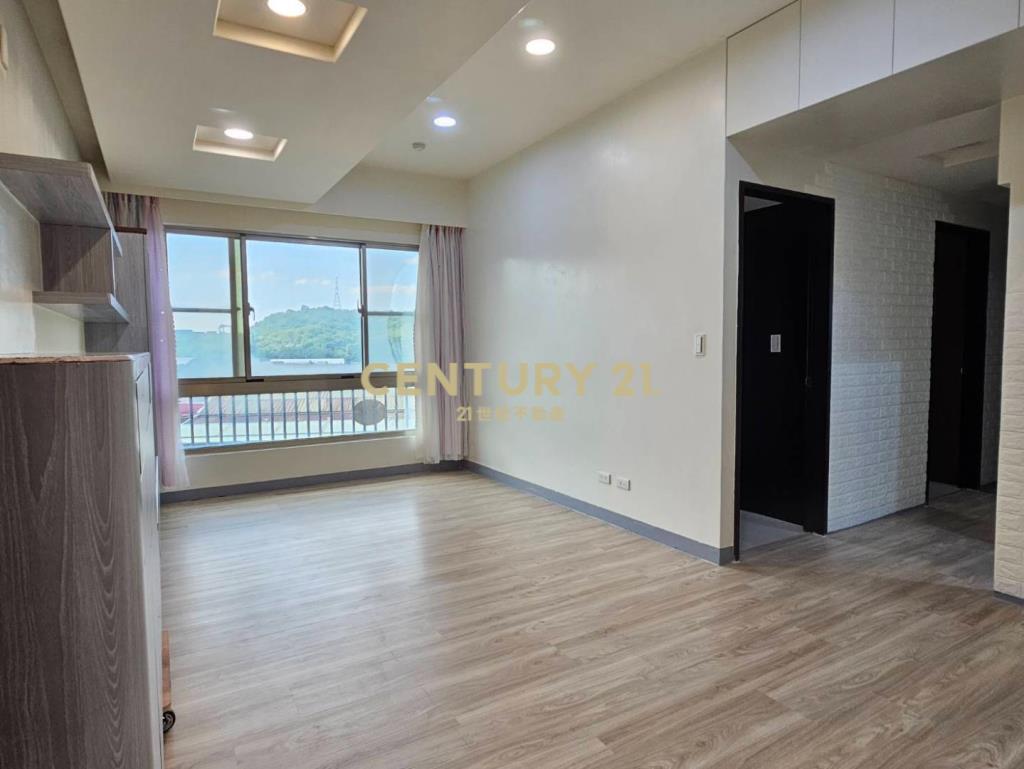 專任~基隆七堵溫馨電梯三房車