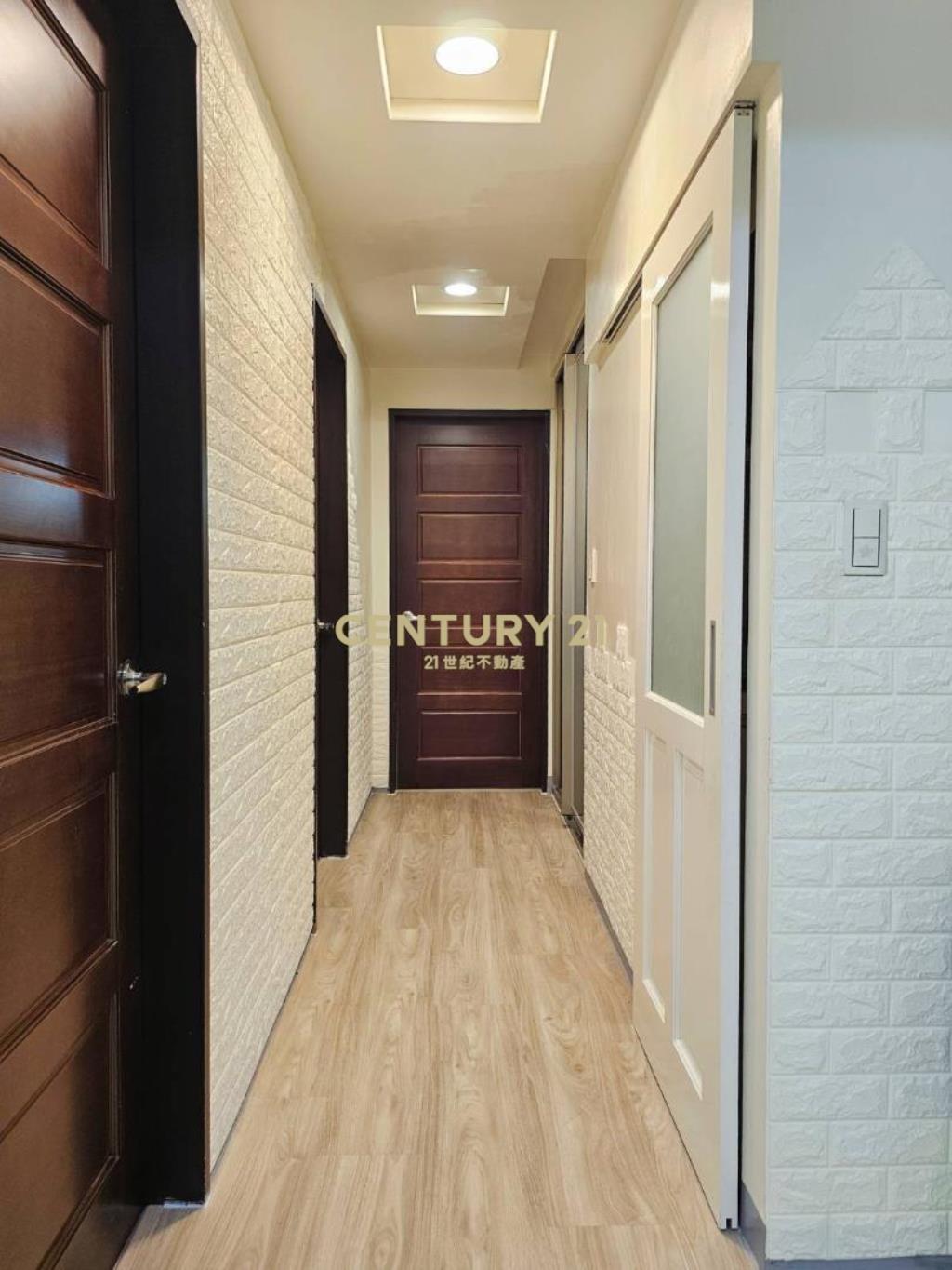 專任~基隆七堵溫馨電梯三房車