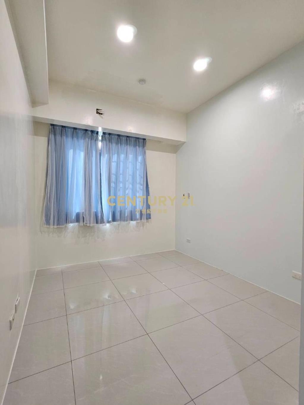 專任~基隆七堵溫馨電梯三房車