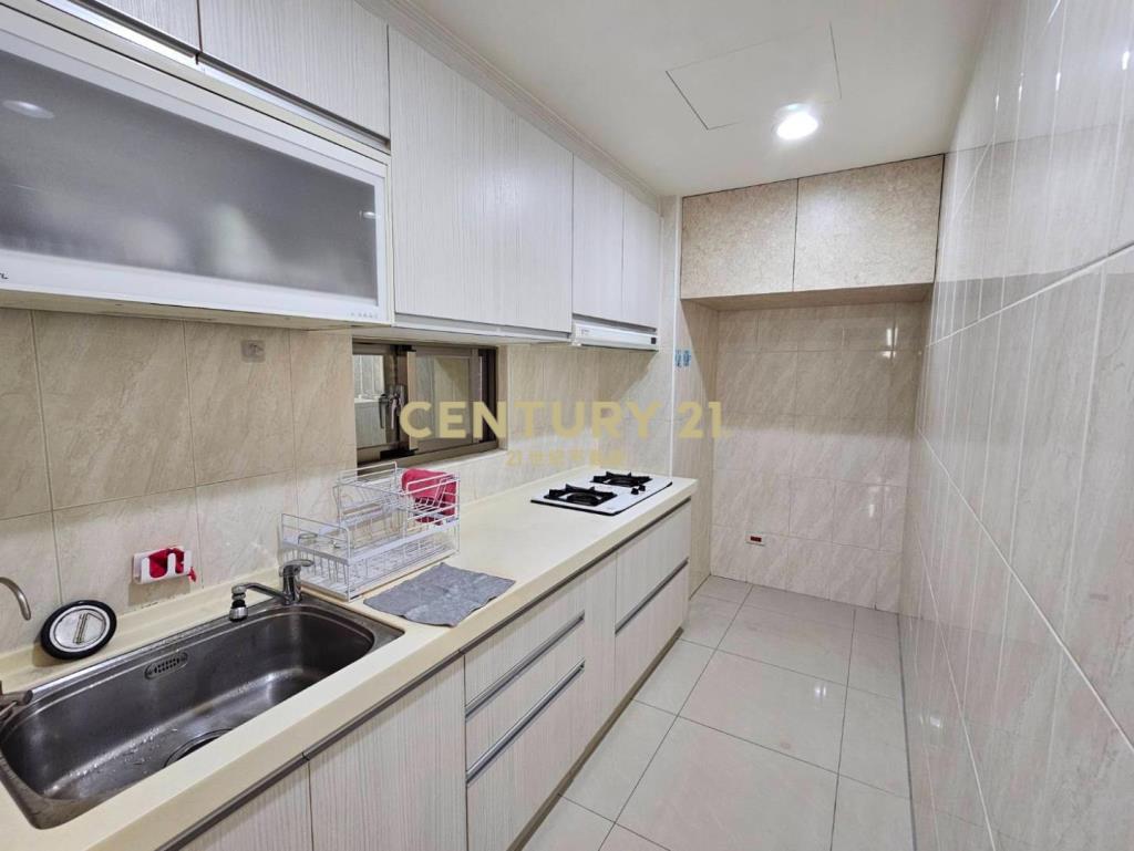 專任~基隆七堵溫馨電梯三房車