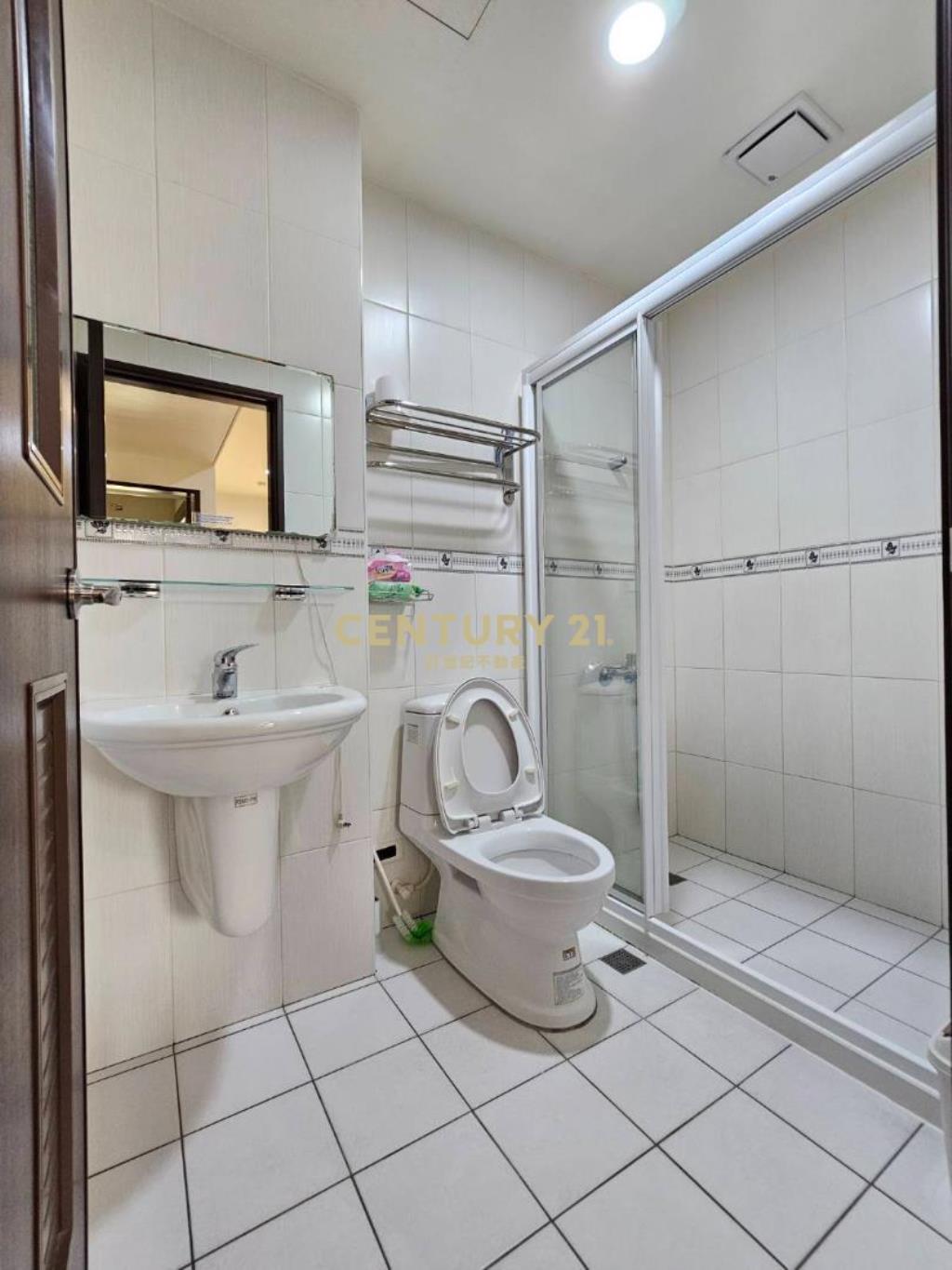 專任~基隆七堵溫馨電梯三房車