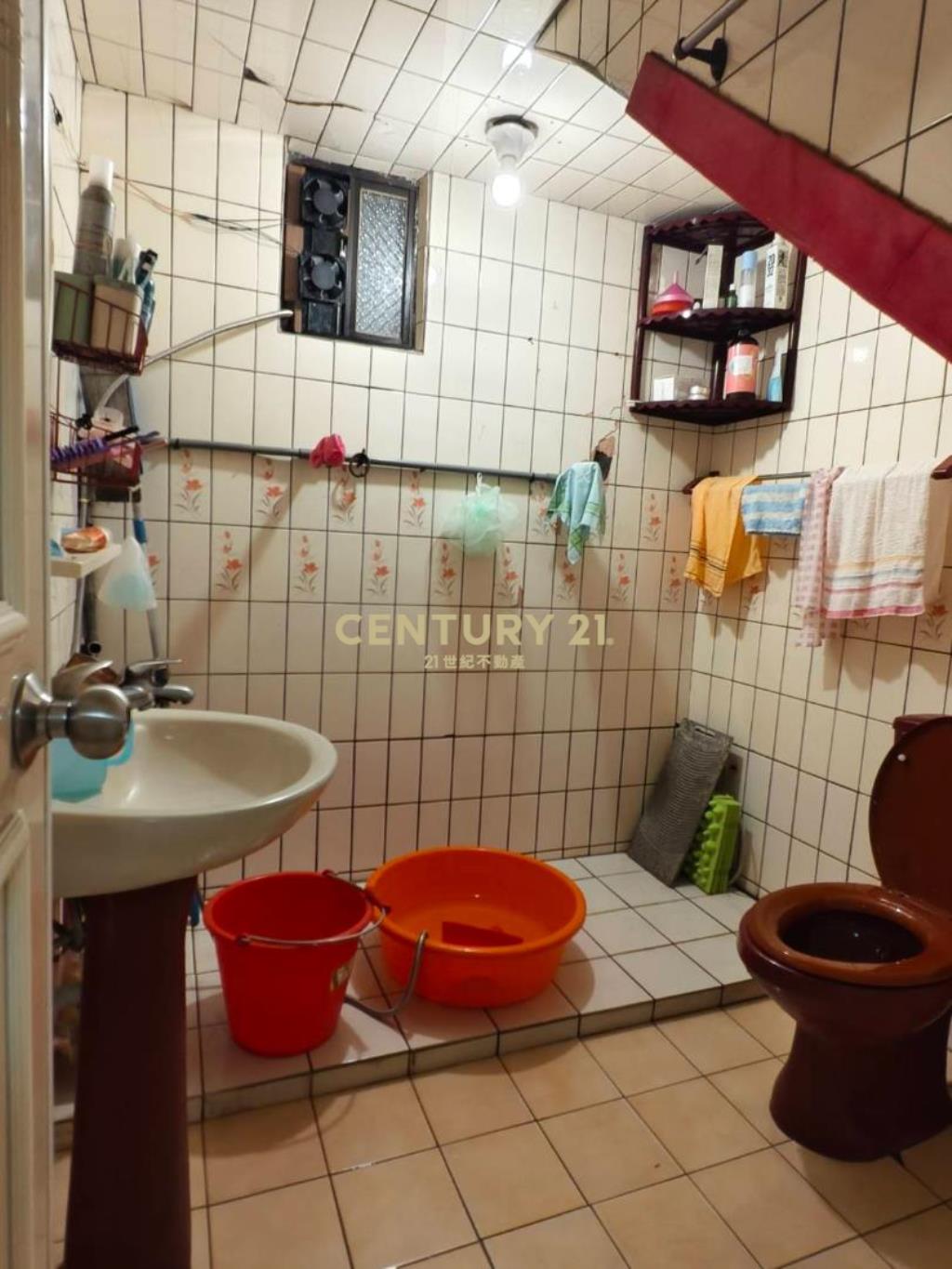 桃園後火站邊間有孝親房美透天