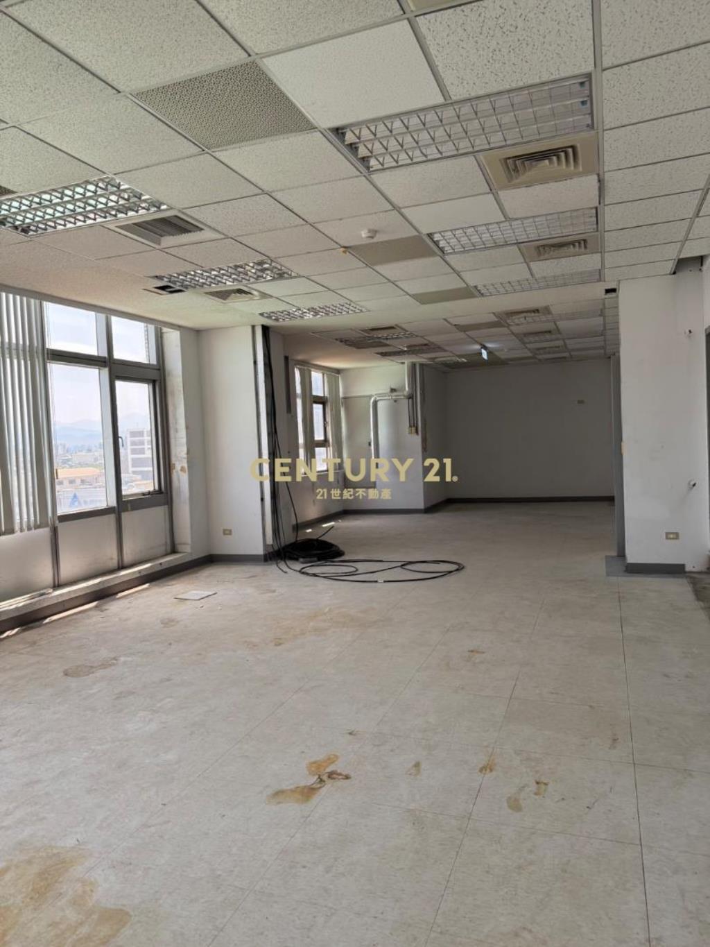 出租 中壢工業區稀有一樓廠辦