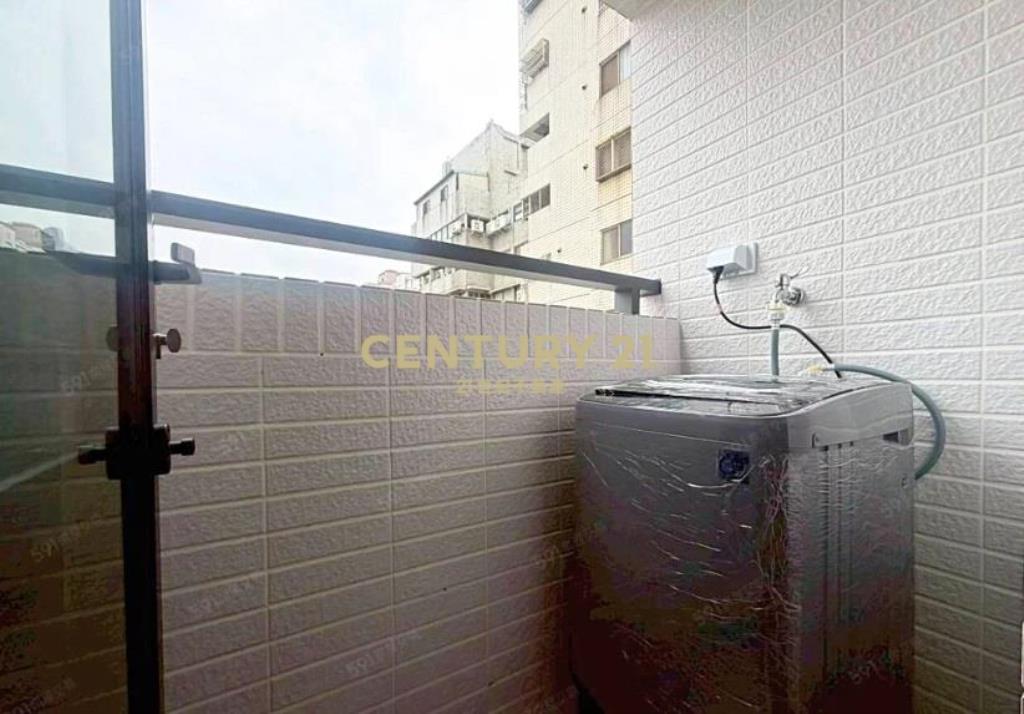 台中北區面公園全新精裝雙套房+專用大露臺