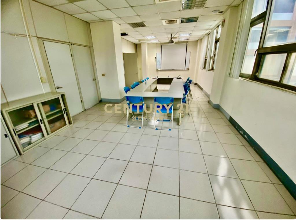 新竹清大旁廠房5樓