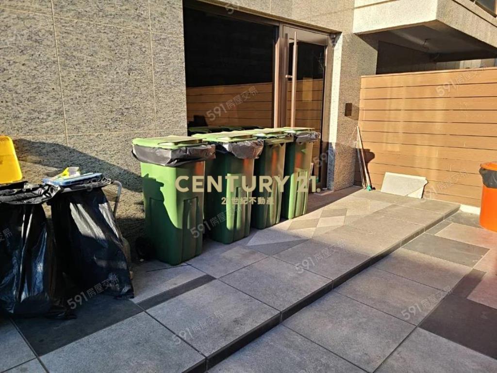 華興池第一排稀有三套房車自用收租好棒